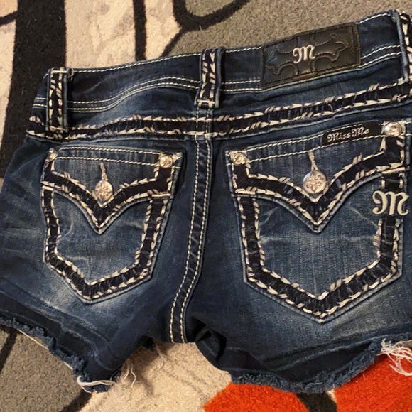 Miss Me signature stretch shorts - Picture 4 of 9